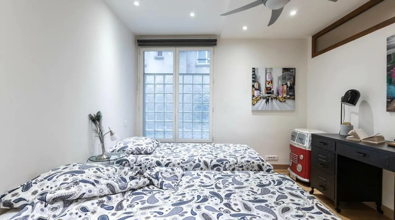 3-Bedroom Apartment Quai Des Grands Augustins Paris