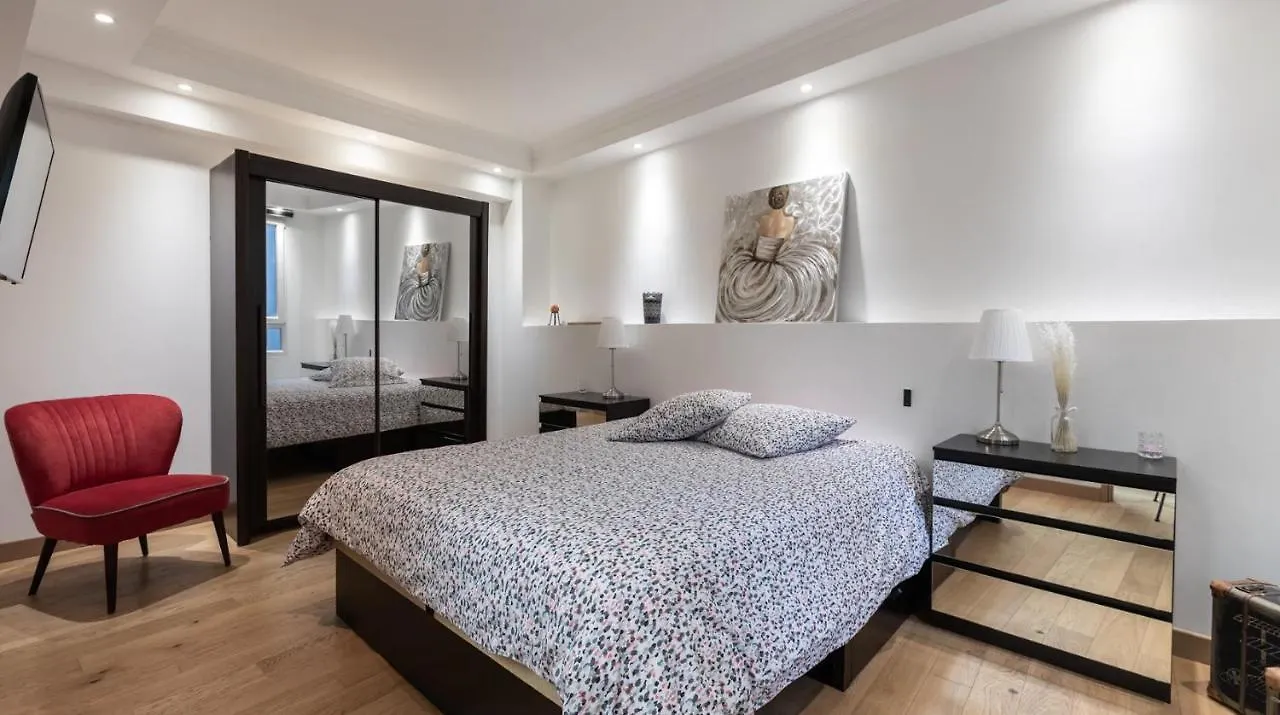 3-Bedroom Apartment Quai Des Grands Augustins Paris