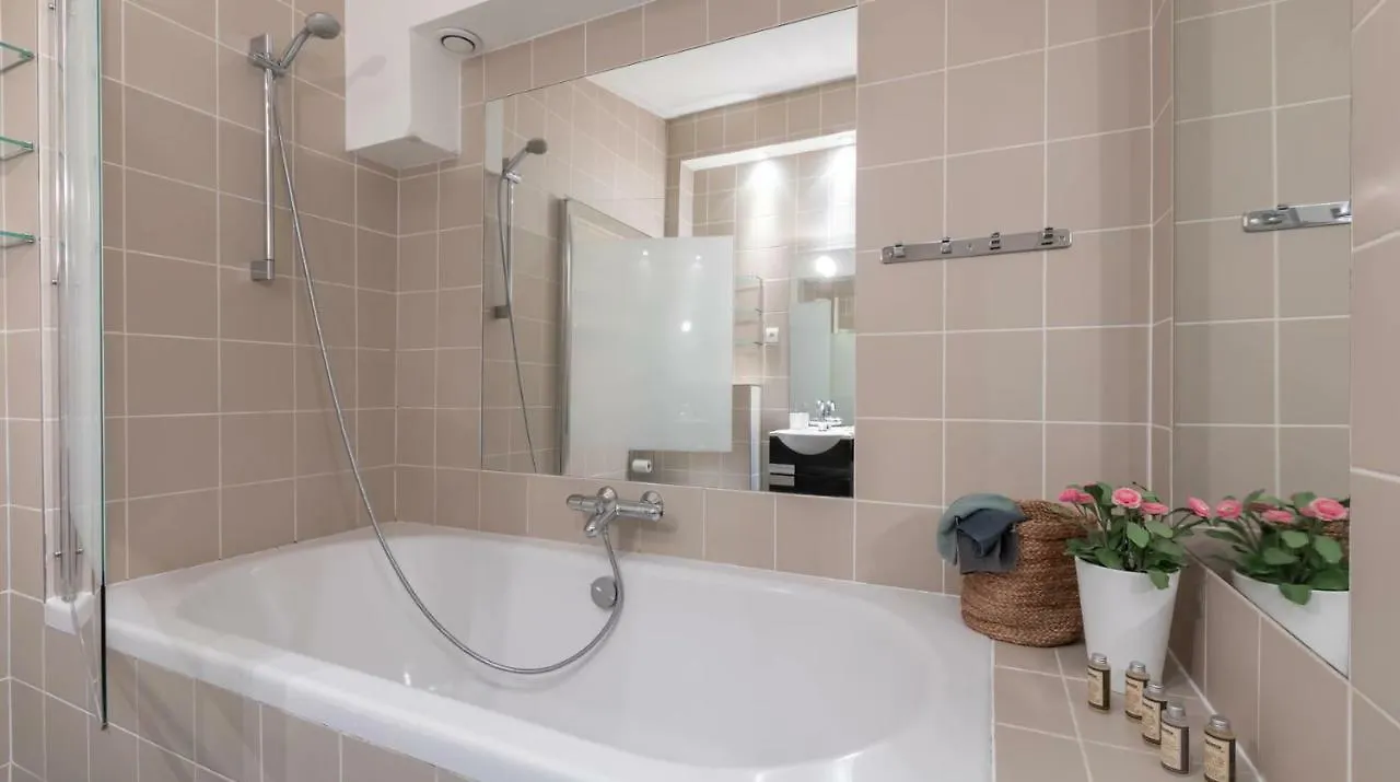 3-Bedroom Apartment Quai Des Grands Augustins Paris